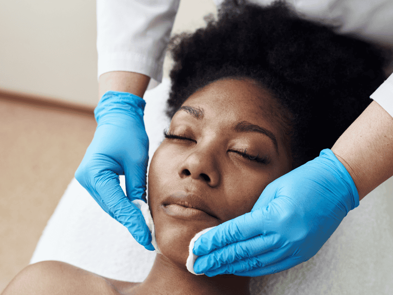 Limpeza de pele: entenda por que ela é essencial para a saúde e a beleza da sua pele — e descubra por que a Clínica Magrass é referência em resultados visíveis